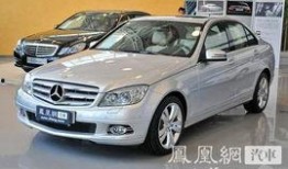 最新款奔驰c爆料了吗,设计革新，性能升级，引领豪华轿车新潮流”